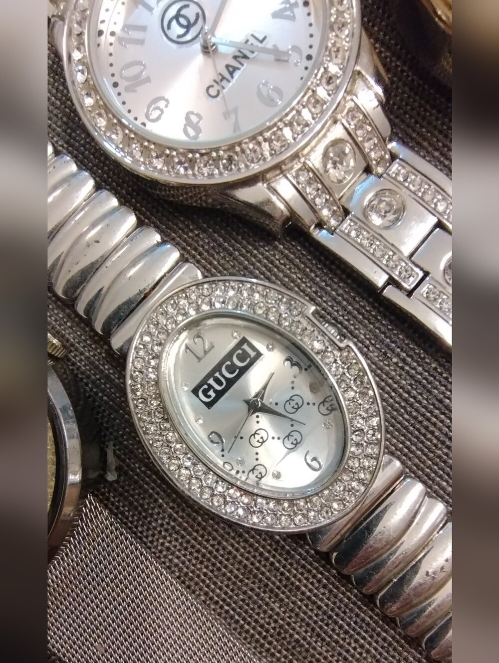 Lot of 14 Fashion Watches No Name Brands Just for Fun! All Work & have New Batts - Picture 15 of 16